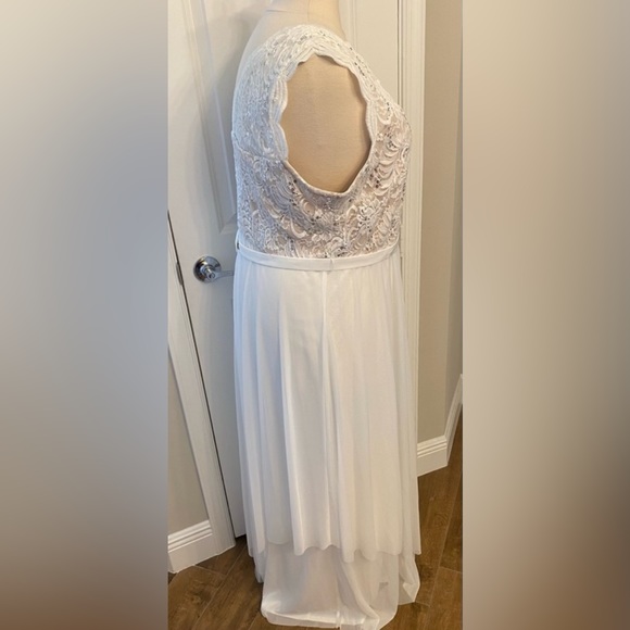 Plus Dress - Picture 8 of 10